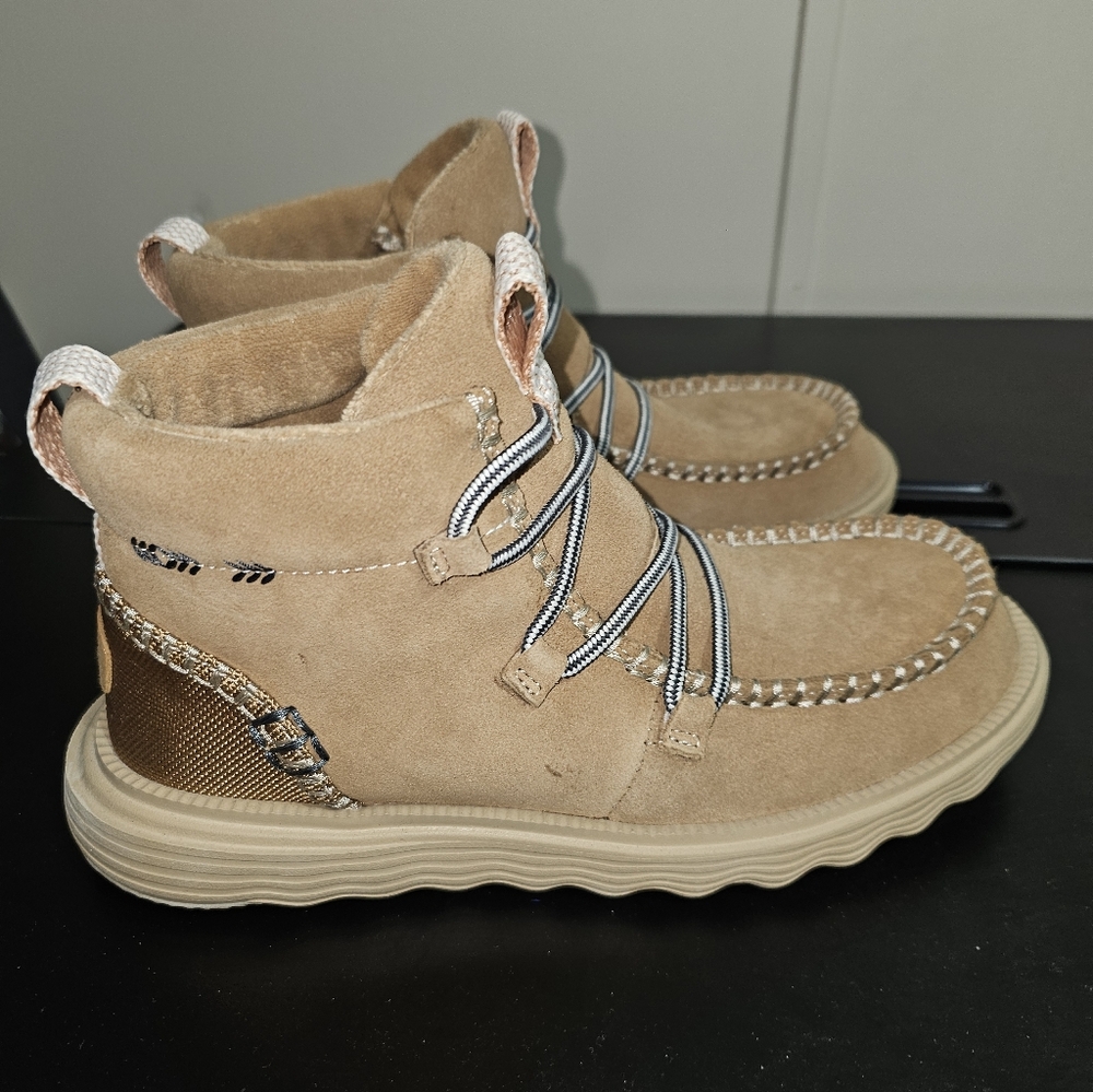 Womens Hey Dude Boots
